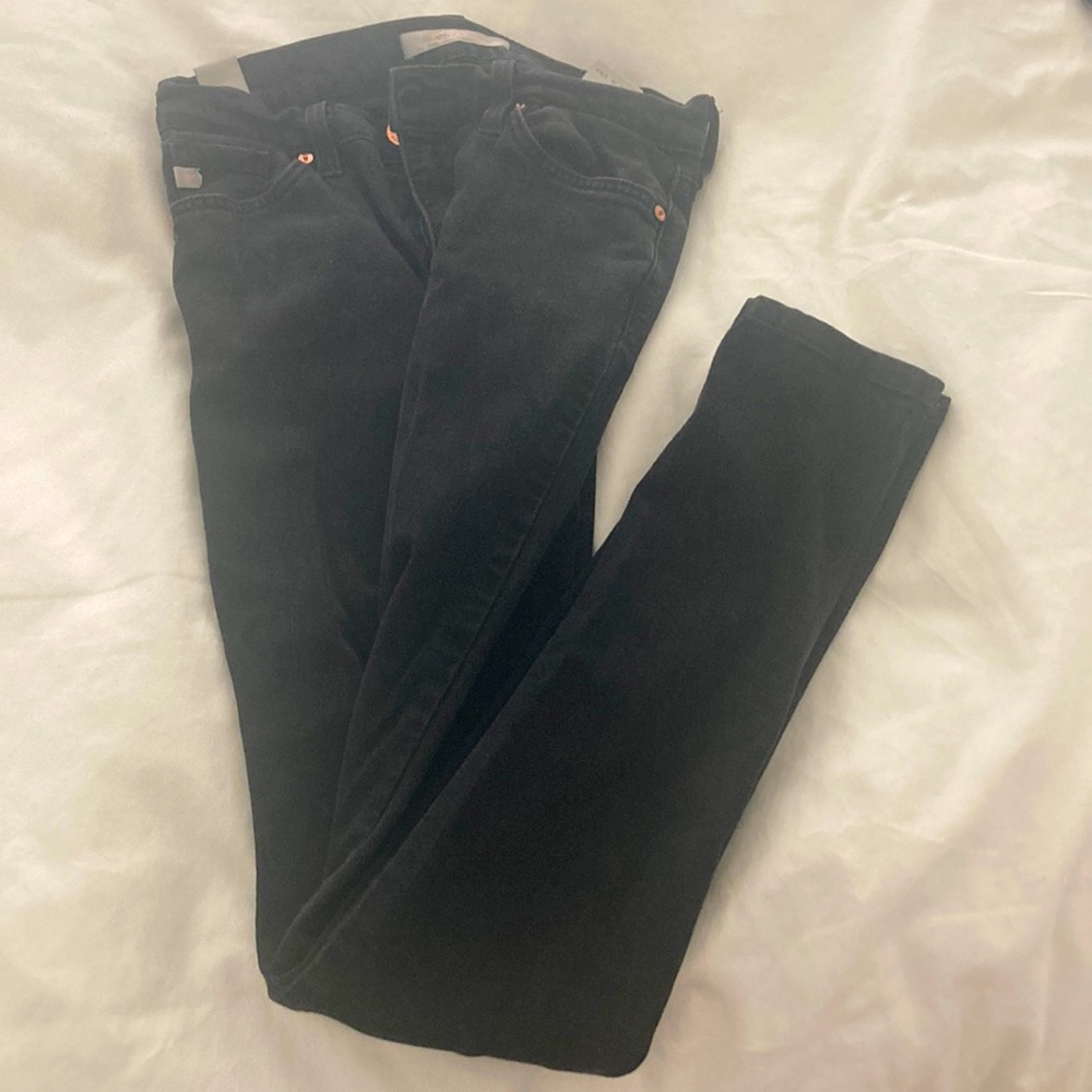 Black Kan can jeans